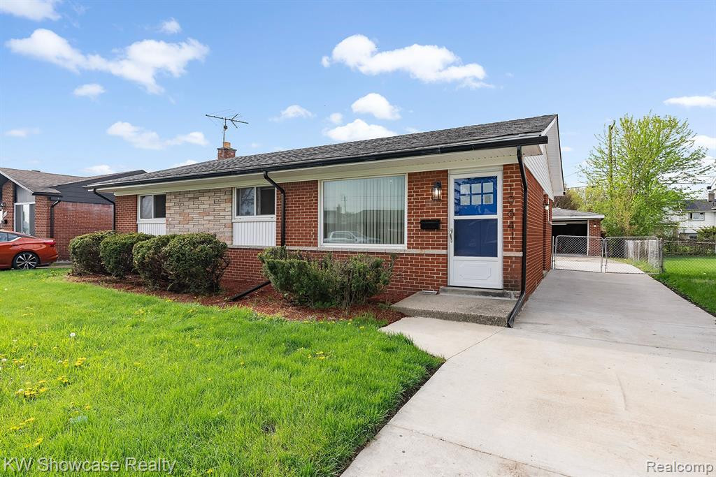 10641 N OAK Drive, Ferndale, MI 48220 — Photo 2