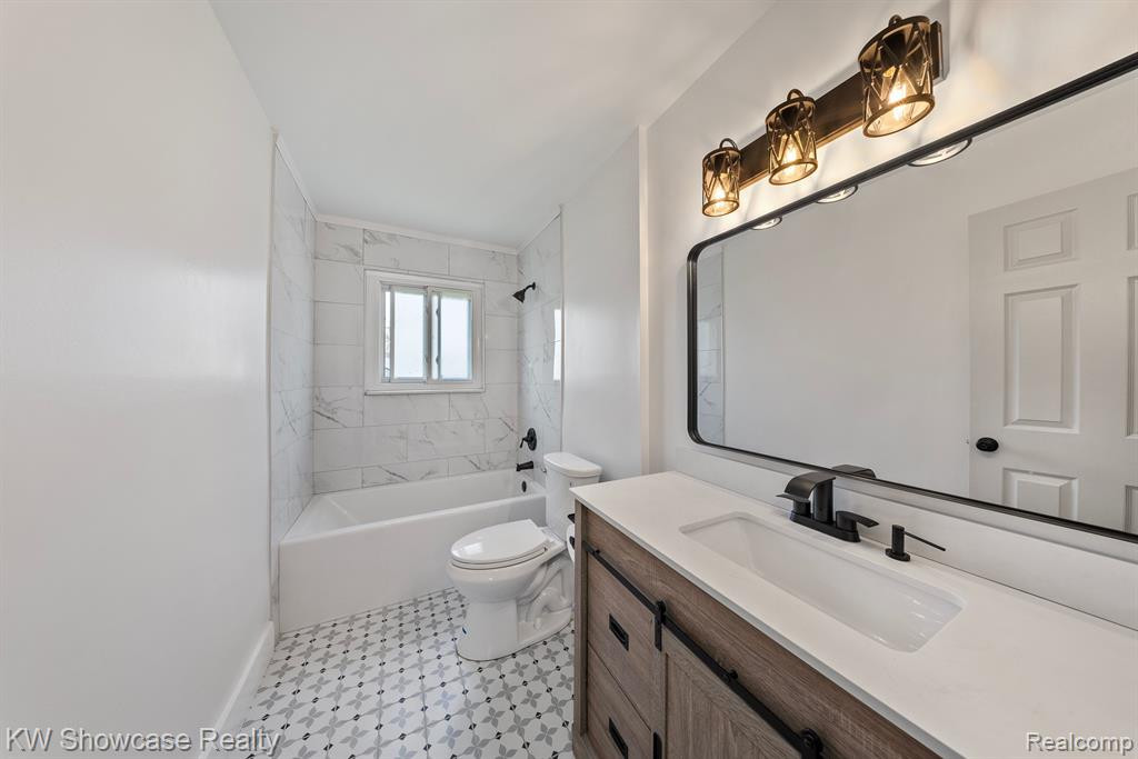 10641 N OAK Drive, Ferndale, MI 48220 — Photo 13