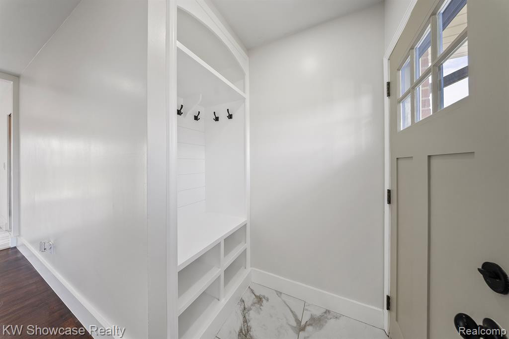 10641 N OAK Drive, Ferndale, MI 48220 — Photo 16