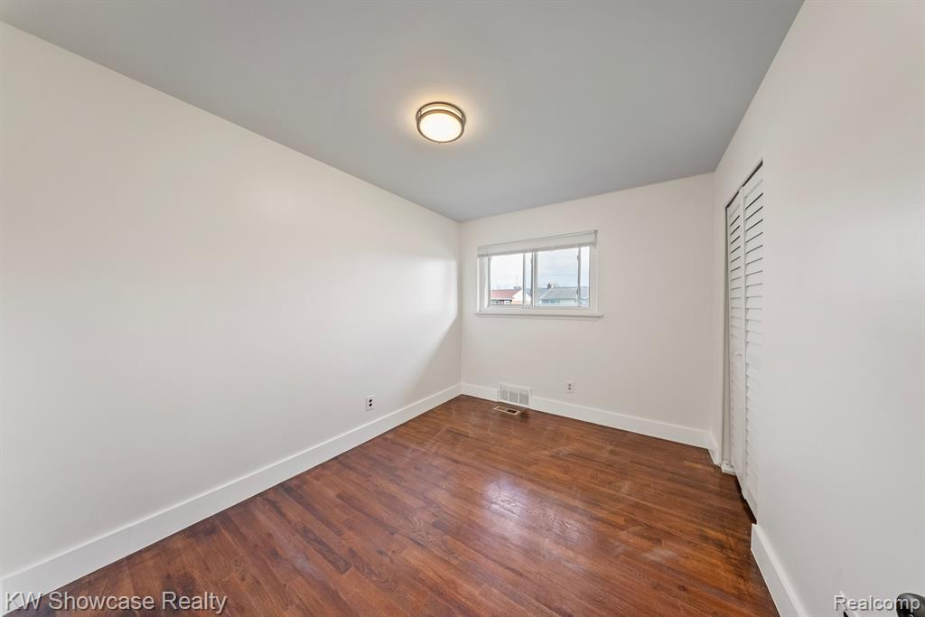10641 N OAK Drive, Ferndale, MI 48220 — Photo 20