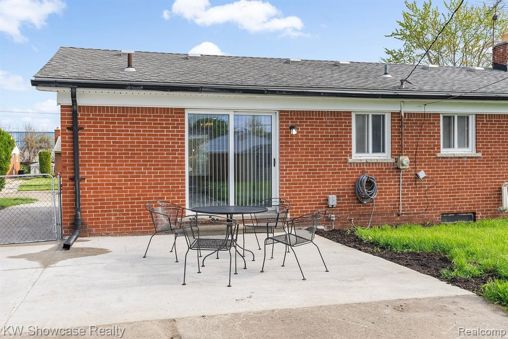 10641 N OAK Drive, Ferndale, MI 48220 — Photo 37