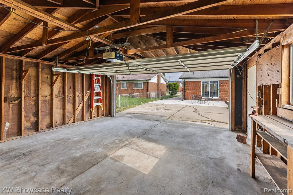 10641 N OAK Drive, Ferndale, MI 48220 — Photo 38