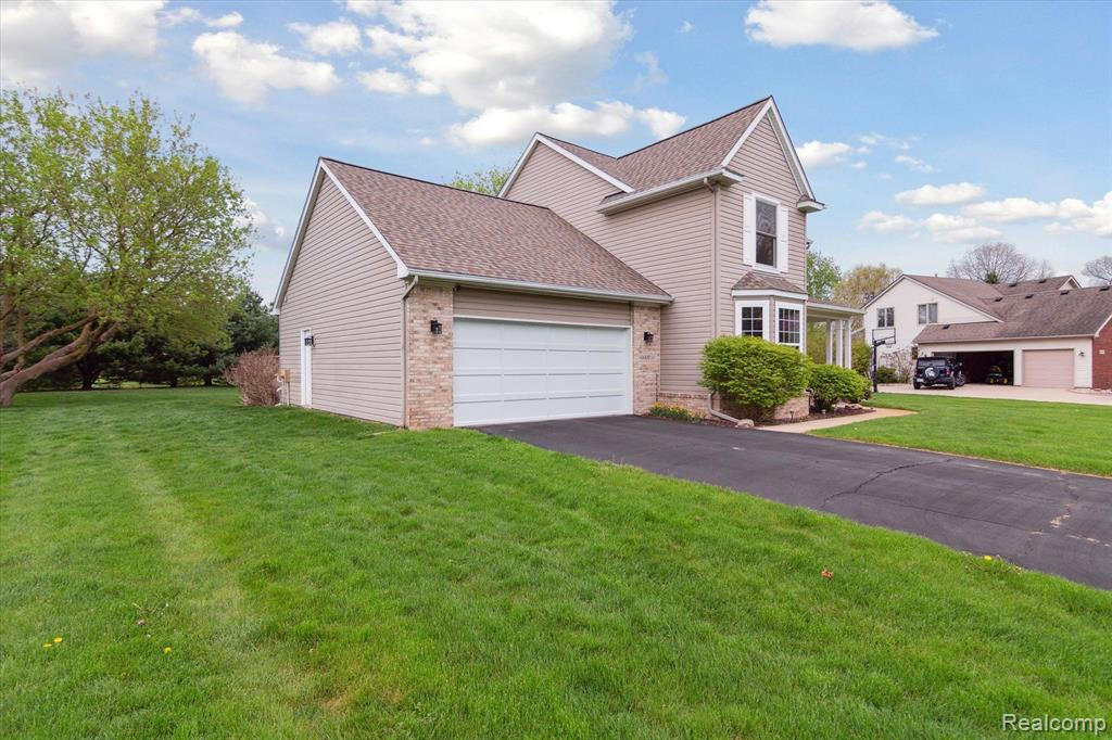 6697 GOLDWIN Drive, Brighton, MI 48116 — Photo 8