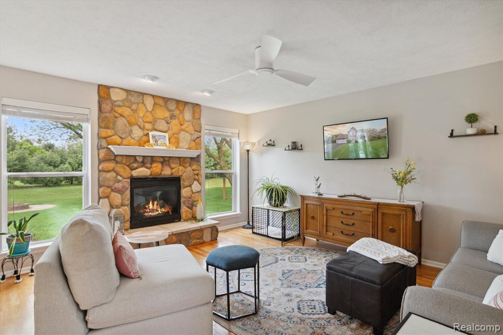 6697 GOLDWIN Drive, Brighton, MI 48116 — Photo 19