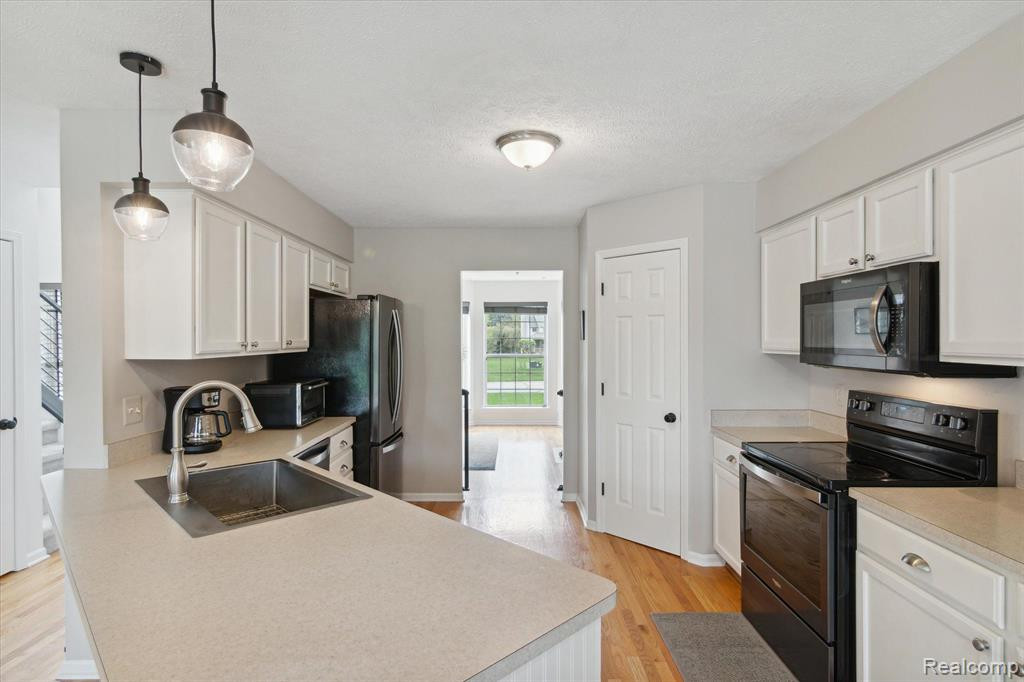 6697 GOLDWIN Drive, Brighton, MI 48116 — Photo 25