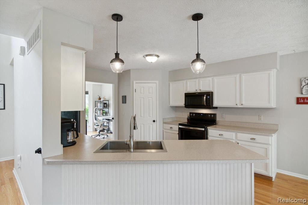 6697 GOLDWIN Drive, Brighton, MI 48116 — Photo 27