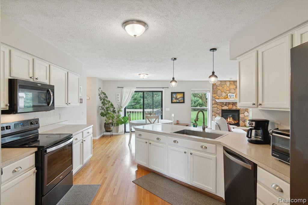 6697 GOLDWIN Drive, Brighton, MI 48116 — Photo 29