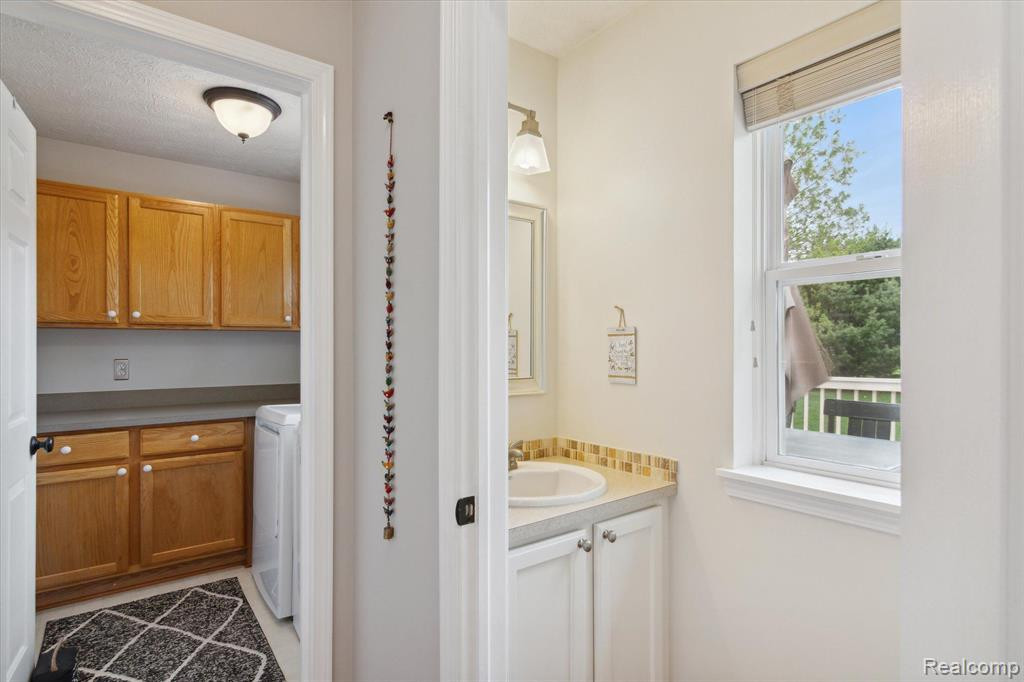6697 GOLDWIN Drive, Brighton, MI 48116 — Photo 36