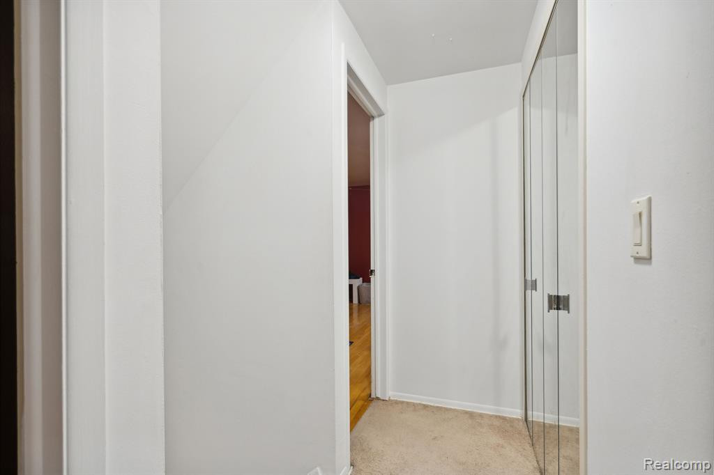 29648 CITY CENTER Drive, 4, Warren, MI 48093 — Photo 7