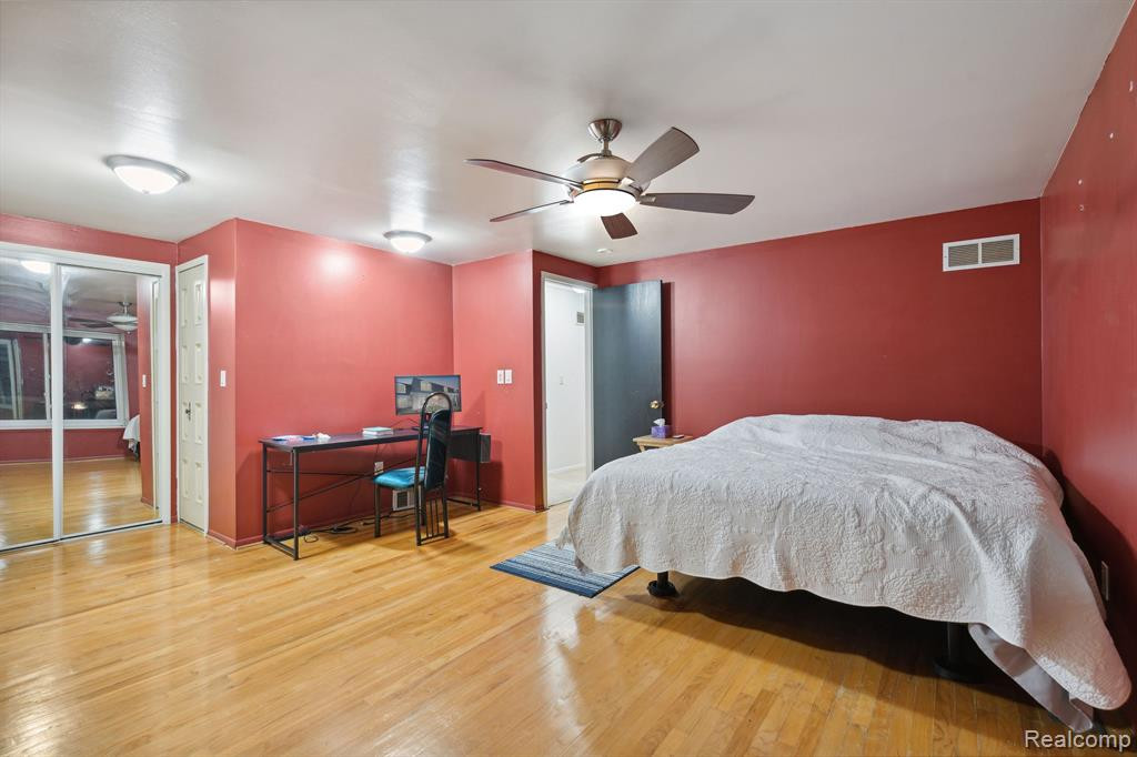 29648 CITY CENTER Drive, 4, Warren, MI 48093 — Photo 18