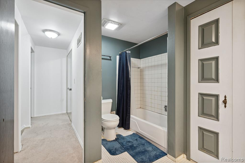 29648 CITY CENTER Drive, 4, Warren, MI 48093 — Photo 25