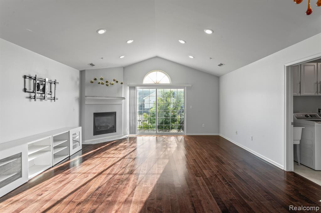 31202 ALEXA Drive, Walled Lake, MI 48390 — Photo 4