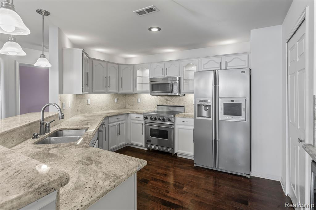 31202 ALEXA Drive, Walled Lake, MI 48390 — Photo 5