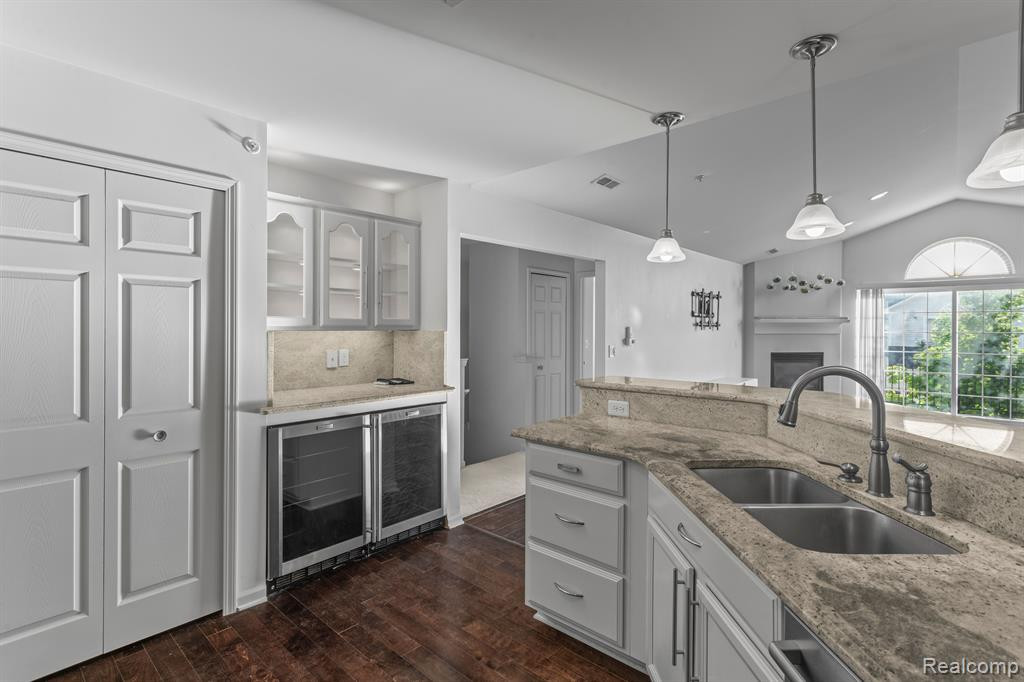 31202 ALEXA Drive, Walled Lake, MI 48390 — Photo 6