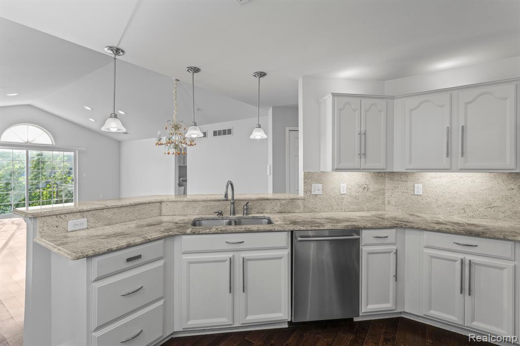 31202 ALEXA Drive, Walled Lake, MI 48390 — Photo 7