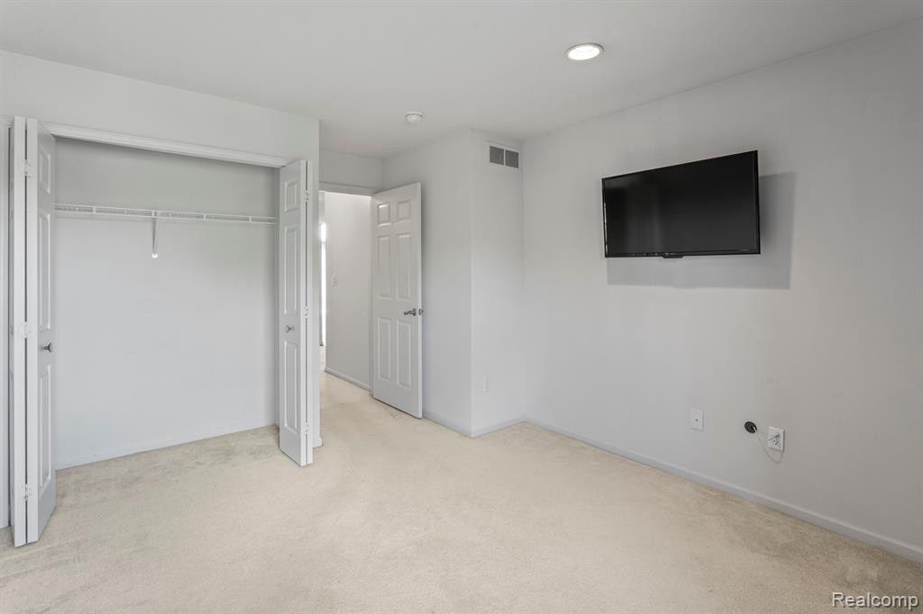 31202 ALEXA Drive, Walled Lake, MI 48390 — Photo 13