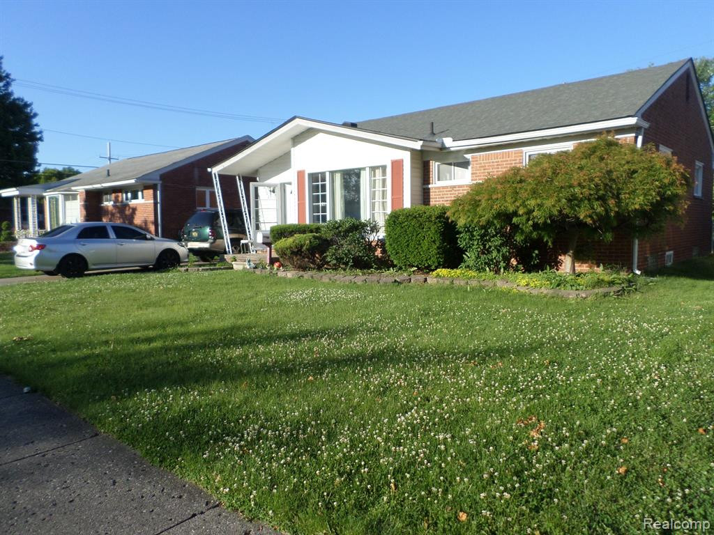 8386 COLONIAL Street, Dearborn Heights, MI 48127 — Photo 2