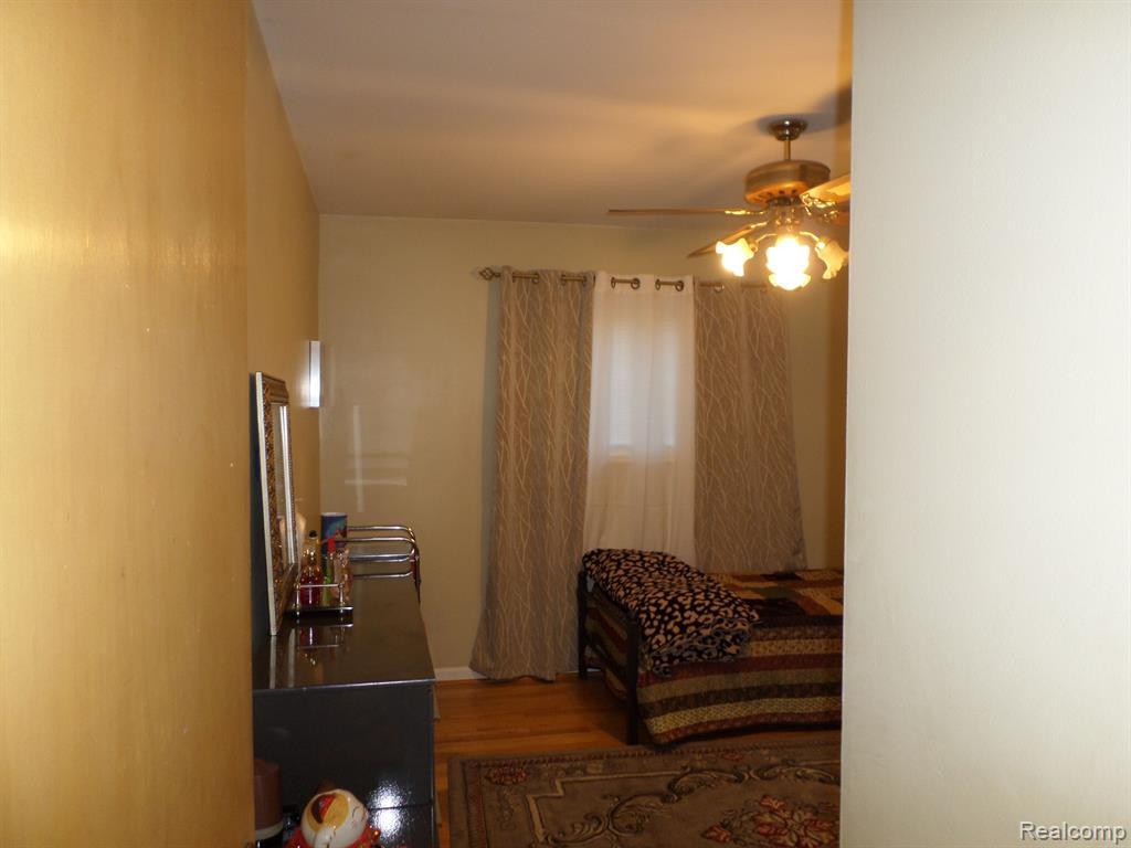8386 COLONIAL Street, Dearborn Heights, MI 48127 — Photo 11