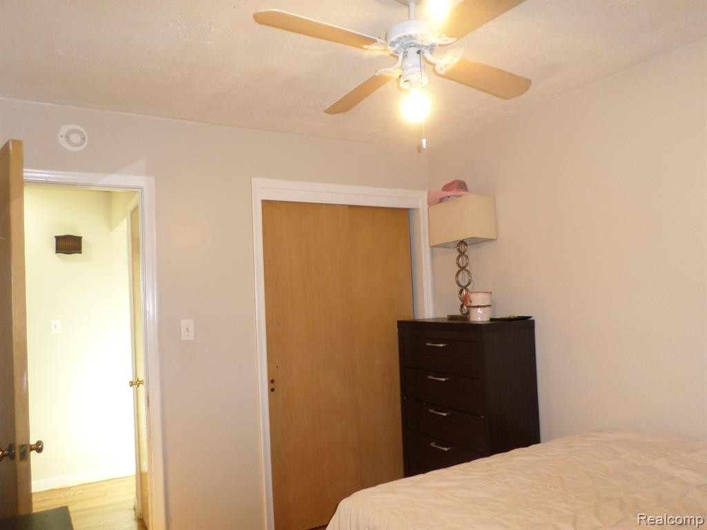 8386 COLONIAL Street, Dearborn Heights, MI 48127 — Photo 20