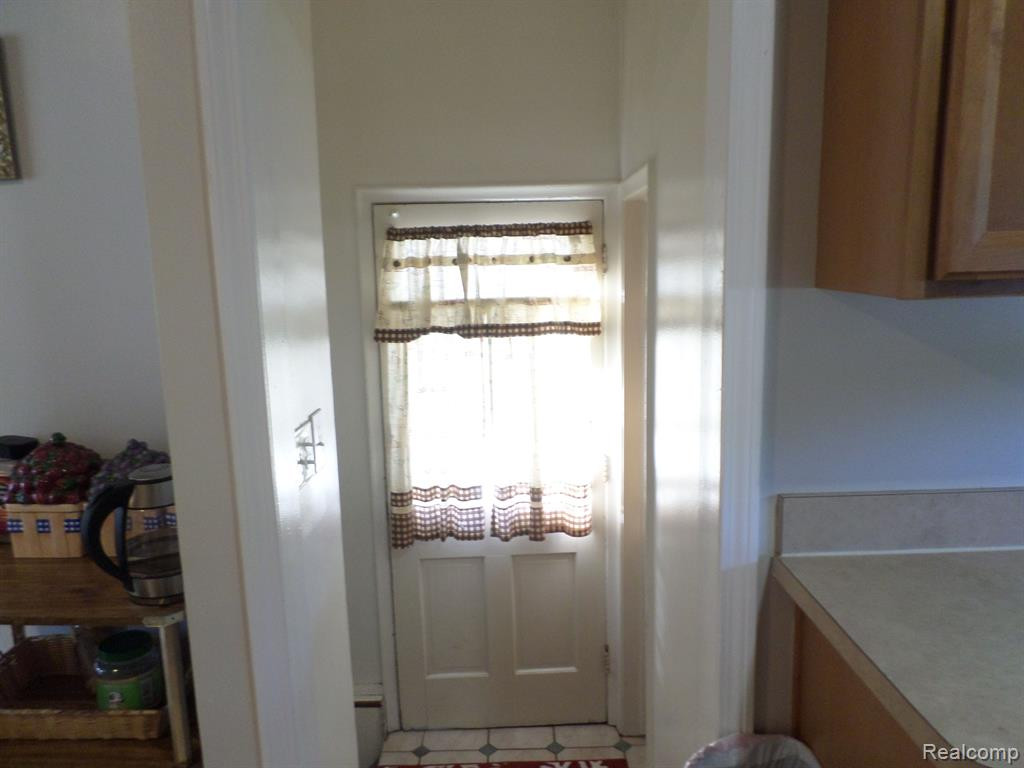 8386 COLONIAL Street, Dearborn Heights, MI 48127 — Photo 21