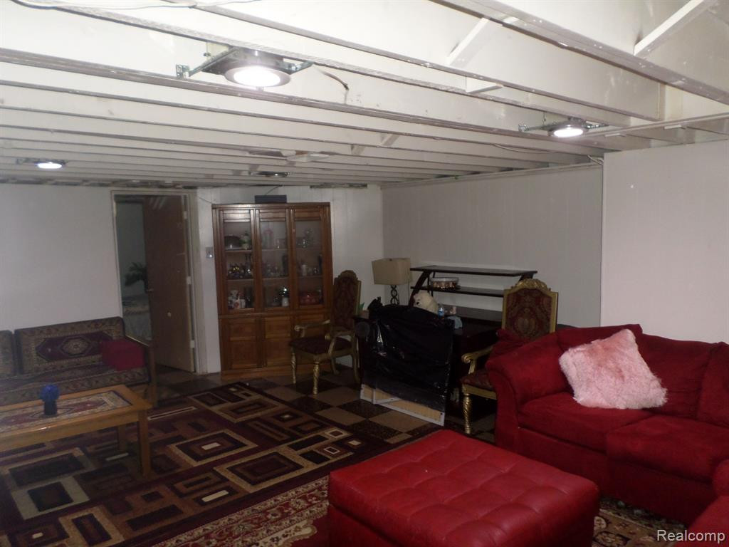8386 COLONIAL Street, Dearborn Heights, MI 48127 — Photo 25