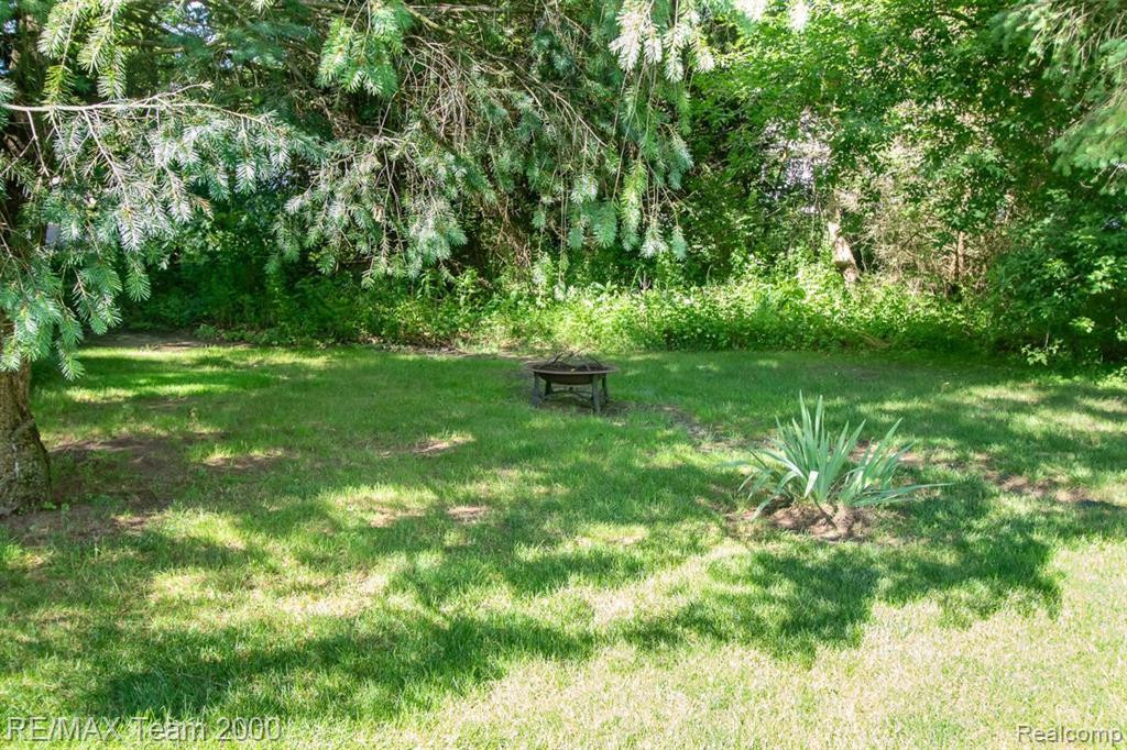 8890 REDSTONE Drive, Pinckney, MI 48169 — Photo 7