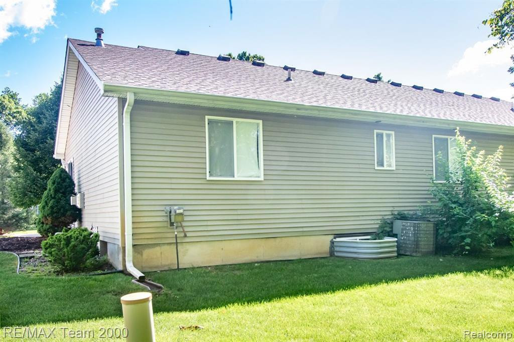8890 REDSTONE Drive, Pinckney, MI 48169 — Photo 9