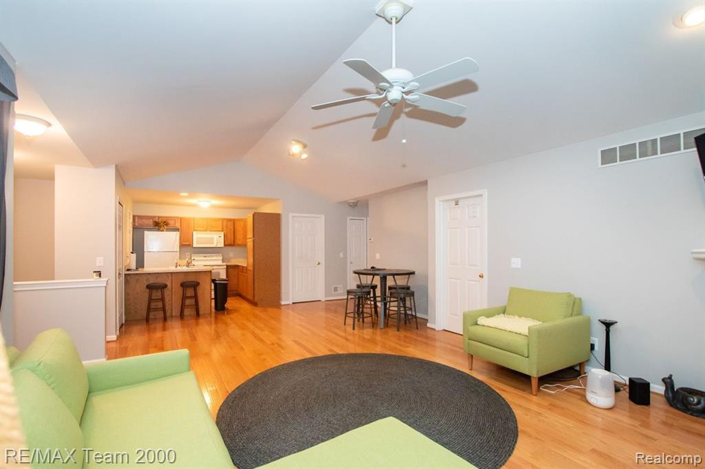 8890 REDSTONE Drive, Pinckney, MI 48169 — Photo 14