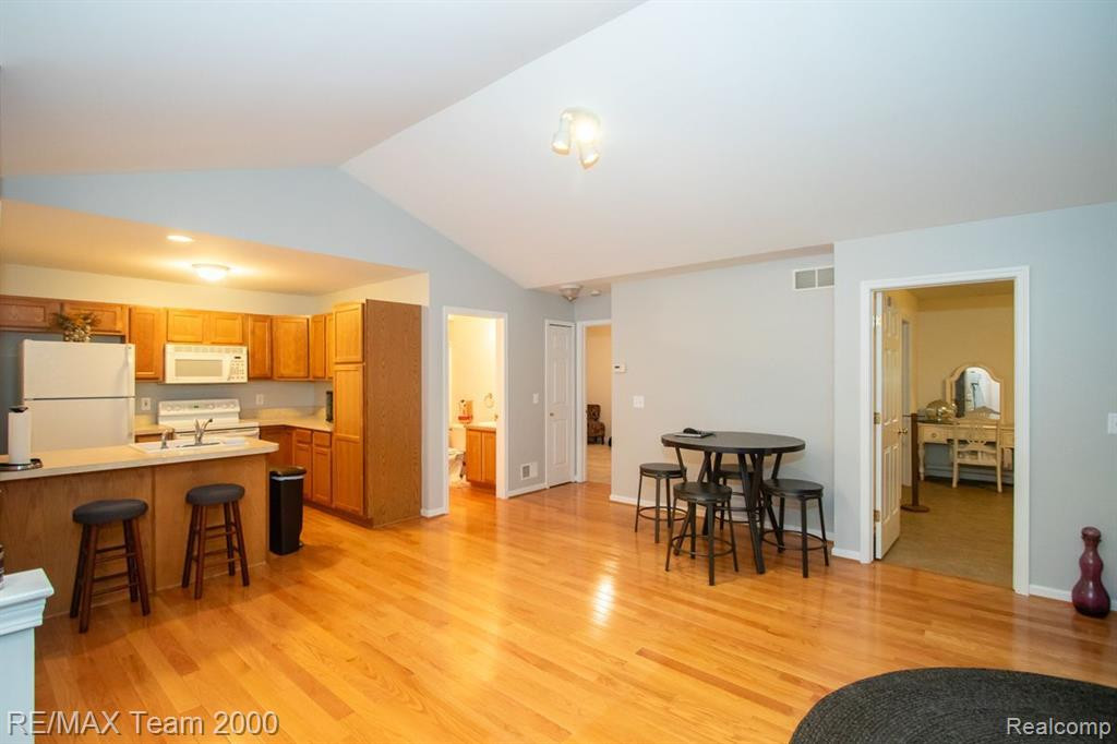 8890 REDSTONE Drive, Pinckney, MI 48169 — Photo 17