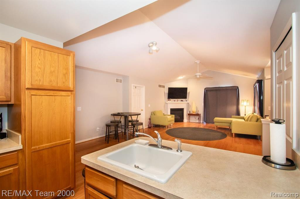 8890 REDSTONE Drive, Pinckney, MI 48169 — Photo 35