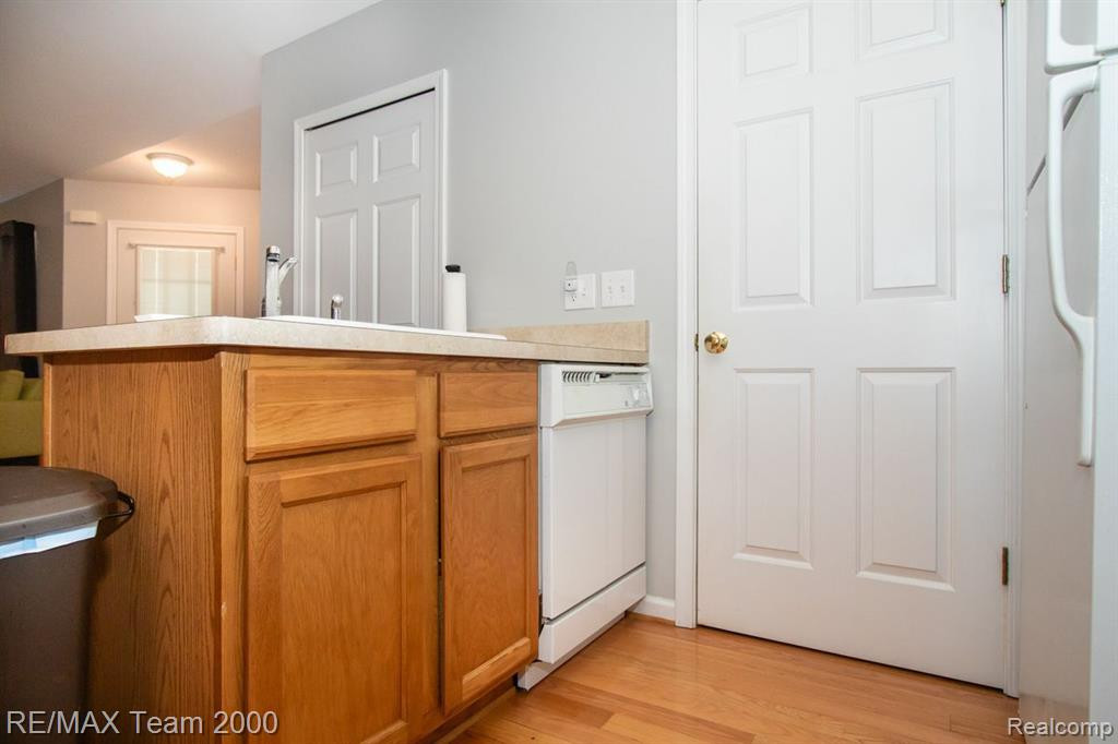 8890 REDSTONE Drive, Pinckney, MI 48169 — Photo 36