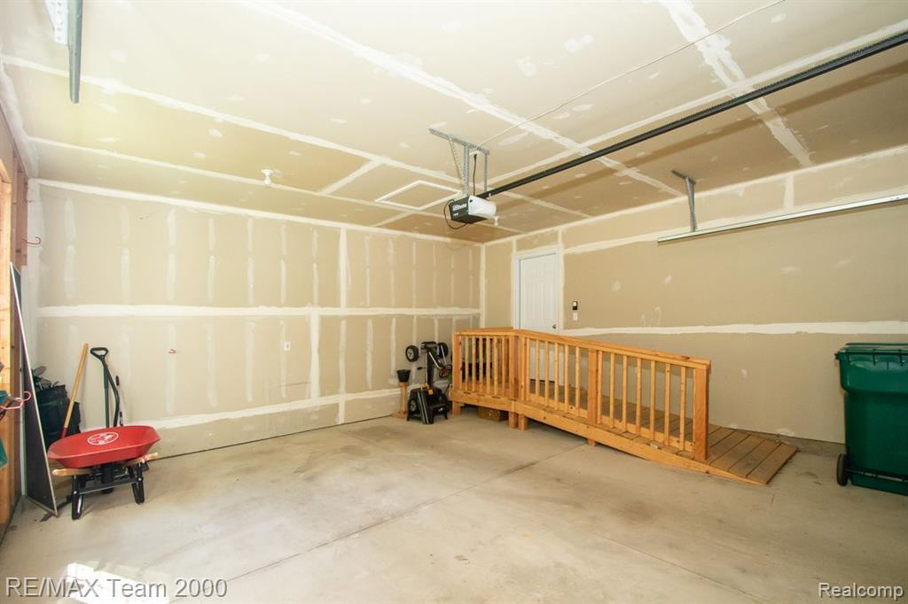 8890 REDSTONE Drive, Pinckney, MI 48169 — Photo 40