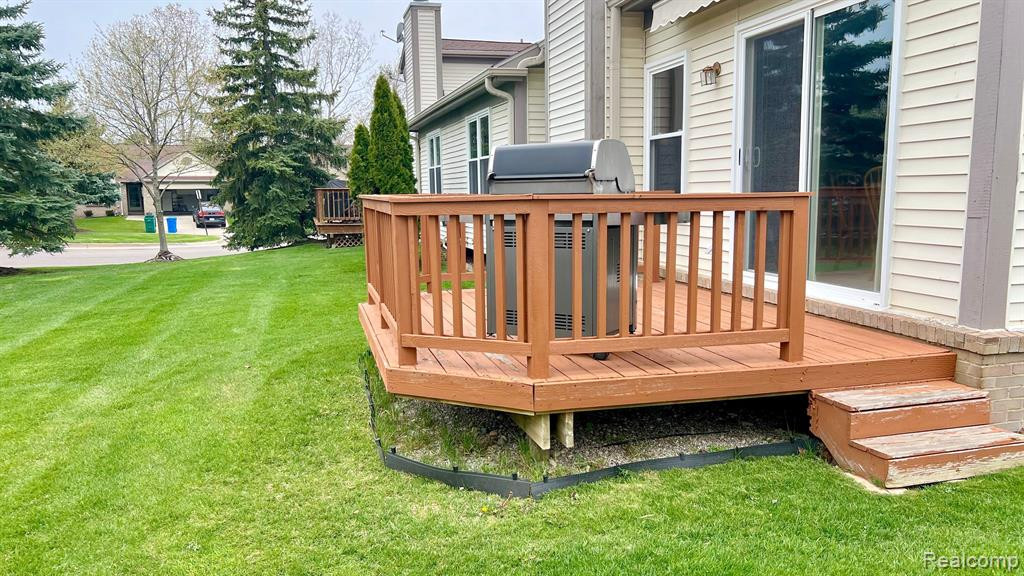 2242 MEADOW BROOK, Commerce Twp, MI 48390 — Photo 12