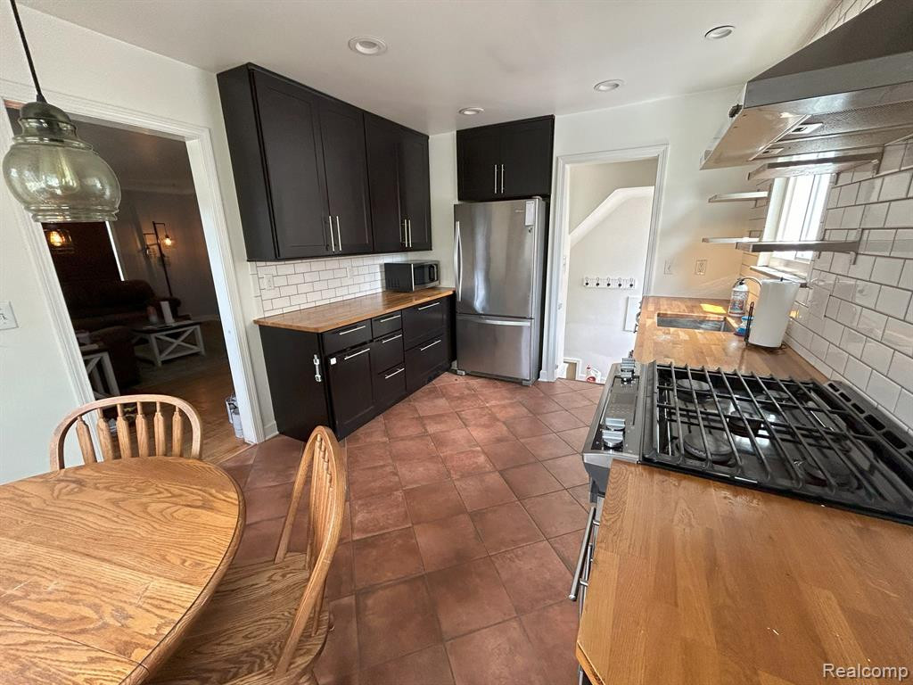 828 FARMDALE Street, Ferndale, MI 48220 — Photo 3