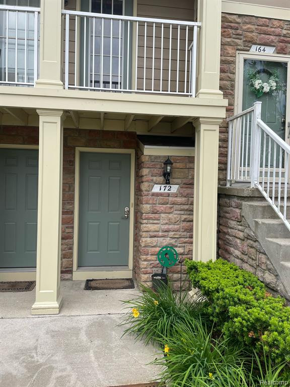 172 EVERGREEN Trail, Lake Orion, MI 48362 — front exterior