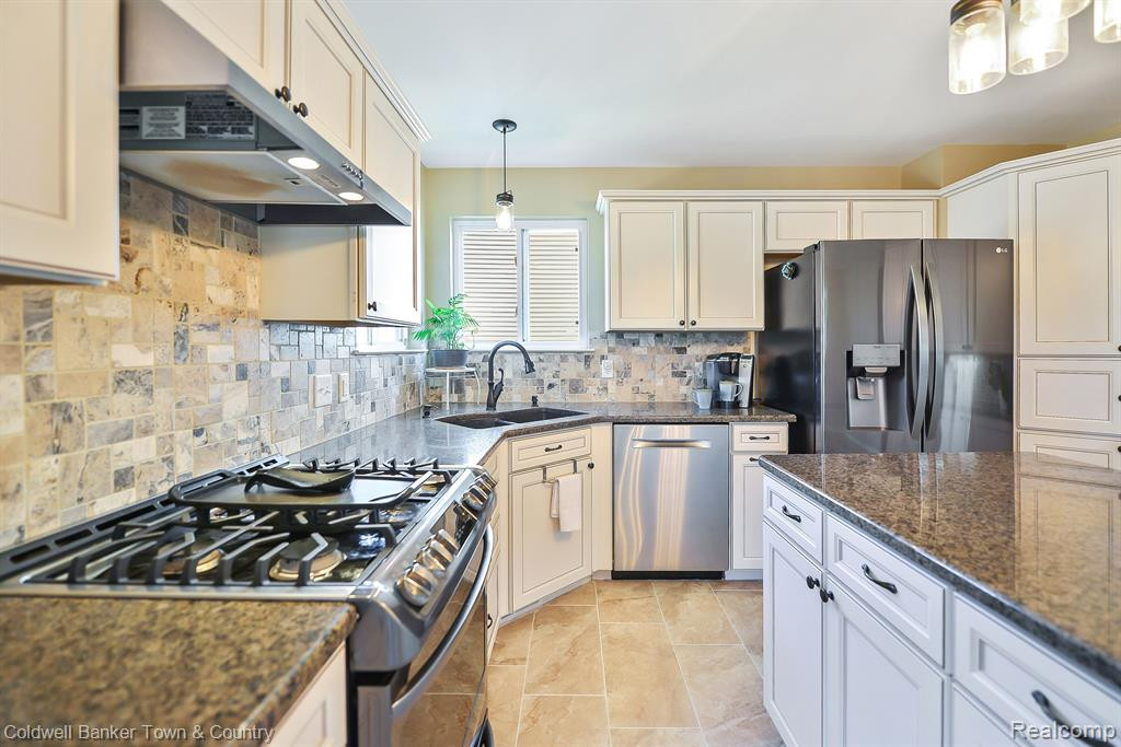 3789 SILVER CHARM Lane, Howell, MI 48843 — Photo 9