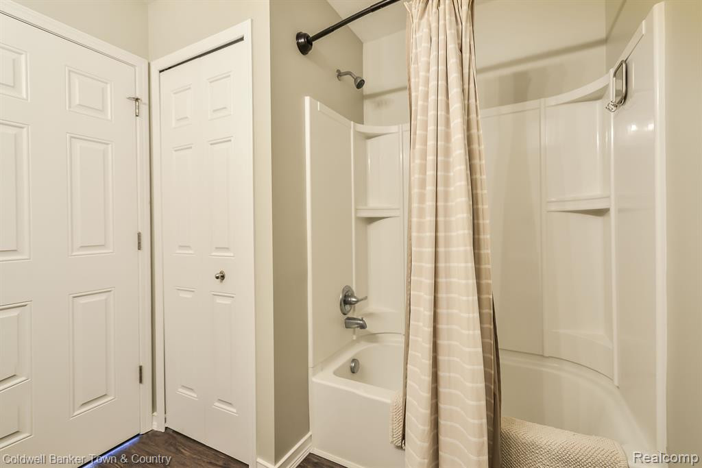 3789 SILVER CHARM Lane, Howell, MI 48843 — Photo 32