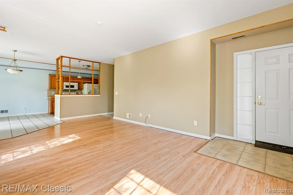 1922 PINECROFT Drive, Canton, MI 48188 — Photo 7