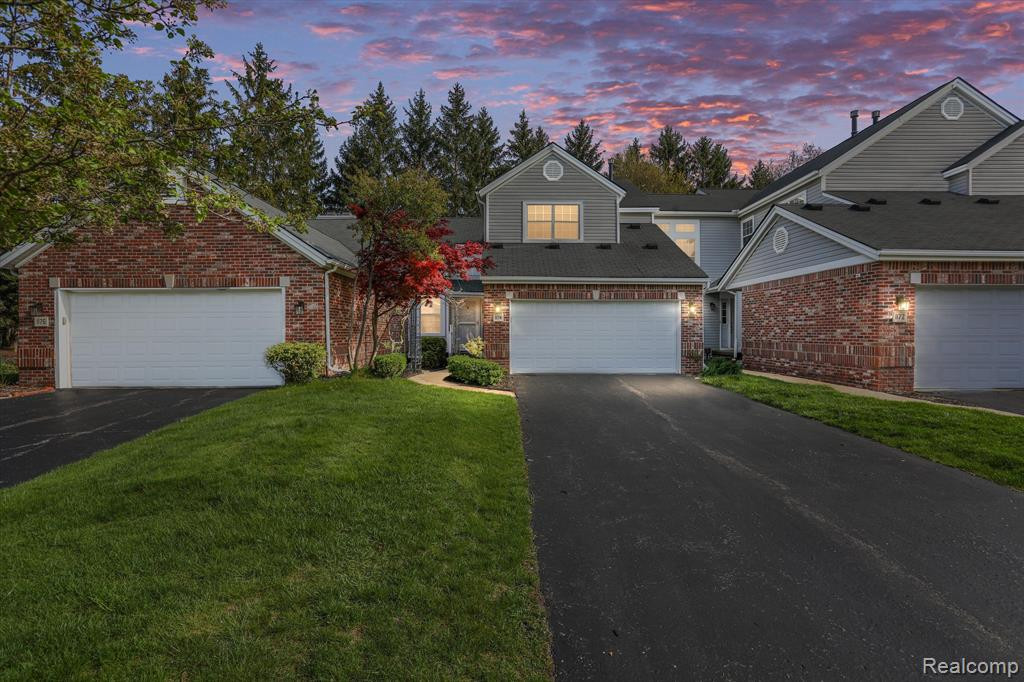 1174 Fairways Boulevard, #2, Troy, MI 48085 — front exterior