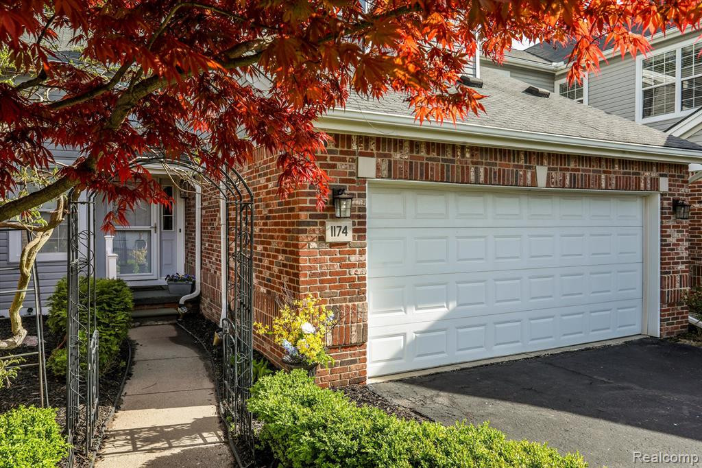 1174 Fairways Boulevard, #2, Troy, MI 48085 — Photo 2