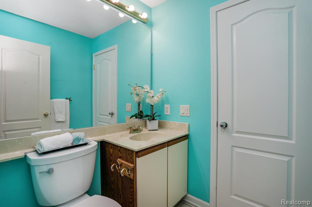 1174 Fairways Boulevard, #2, Troy, MI 48085 — Photo 12