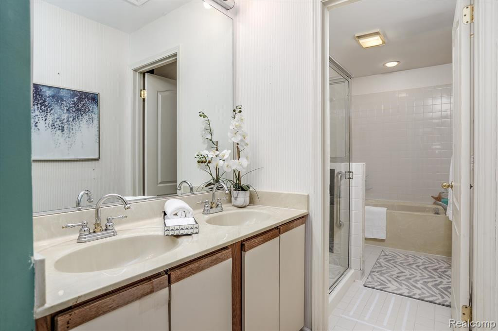 1174 Fairways Boulevard, #2, Troy, MI 48085 — Photo 16