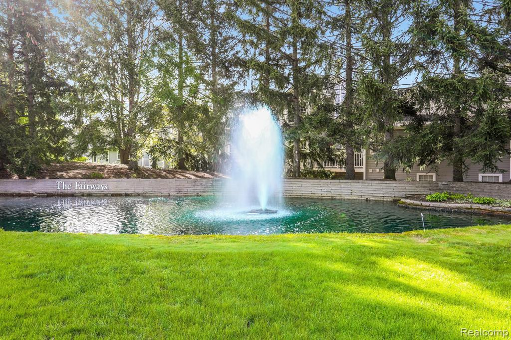 1174 Fairways Boulevard, #2, Troy, MI 48085 — Photo 30