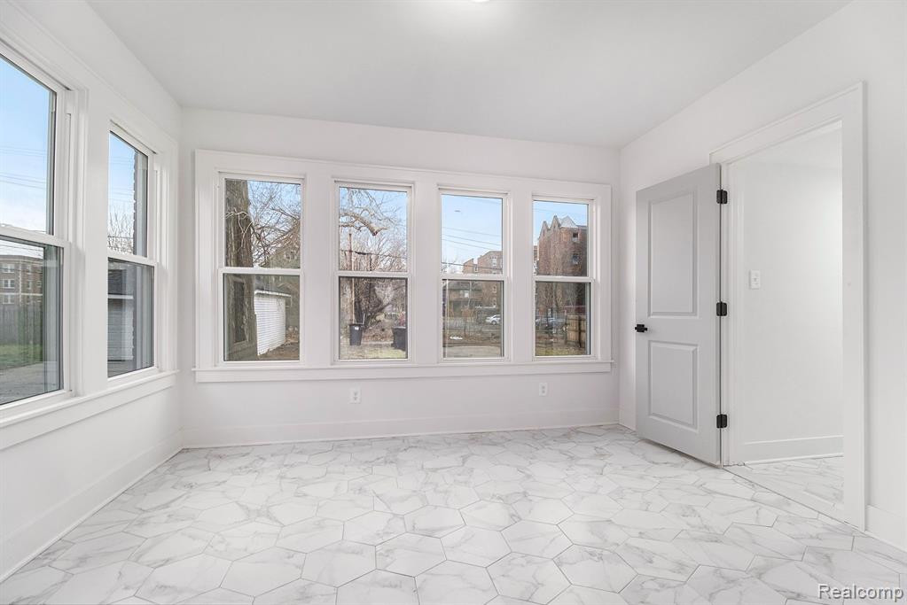 629 TAYLOR Street, Detroit, MI 48202 — Photo 4
