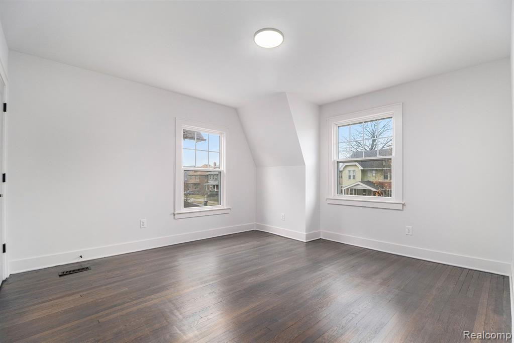 629 TAYLOR Street, Detroit, MI 48202 — Photo 17
