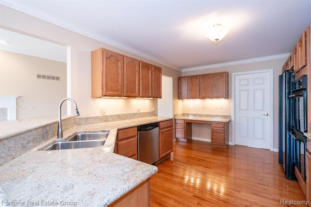 49478 N GLACIER, Northville, MI 48168 — Photo 14