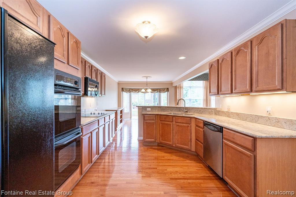 49478 N GLACIER, Northville, MI 48168 — Photo 16