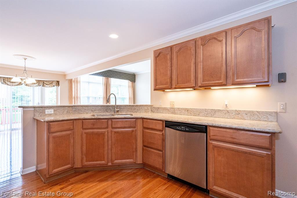 49478 N GLACIER, Northville, MI 48168 — Photo 17