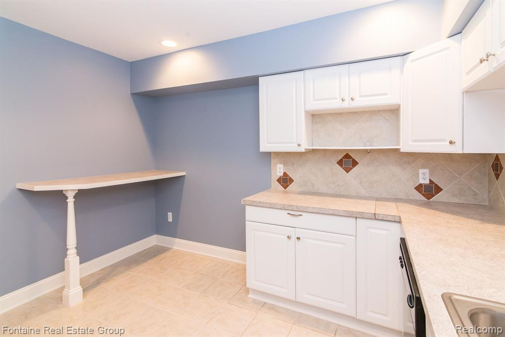 49478 N GLACIER, Northville, MI 48168 — Photo 37