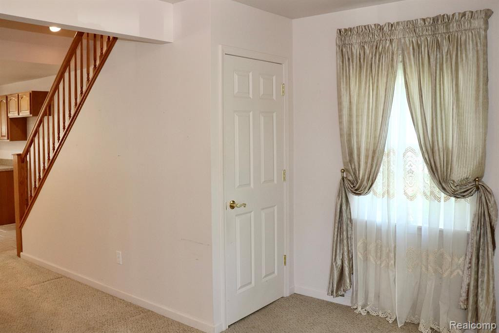 5075 N LINDEN Road, Flint, MI 48504 — Photo 6